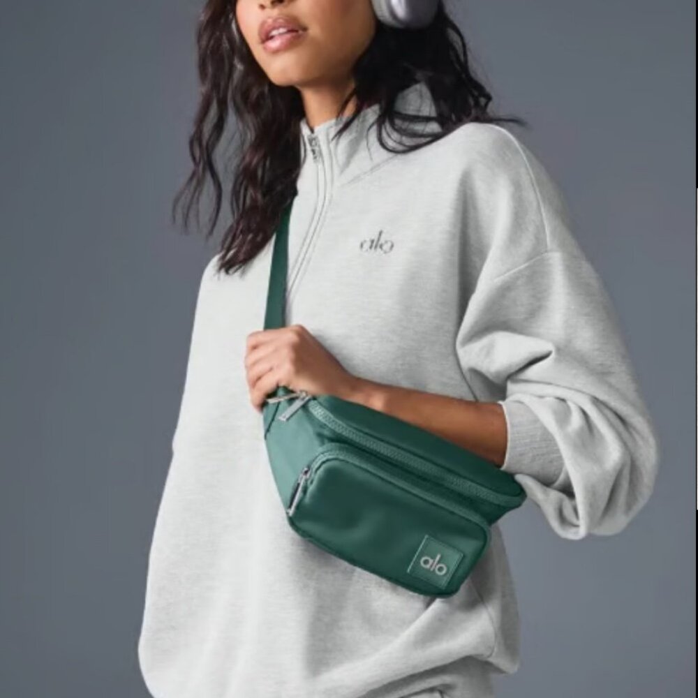 ALO Winter green fanny pack